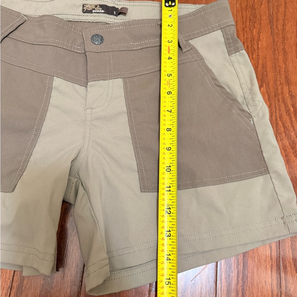 prAna Women's Khaki Hiking Shorts Size 6 Cargo Pockets Outdoor Casual - Picture 6 of 6